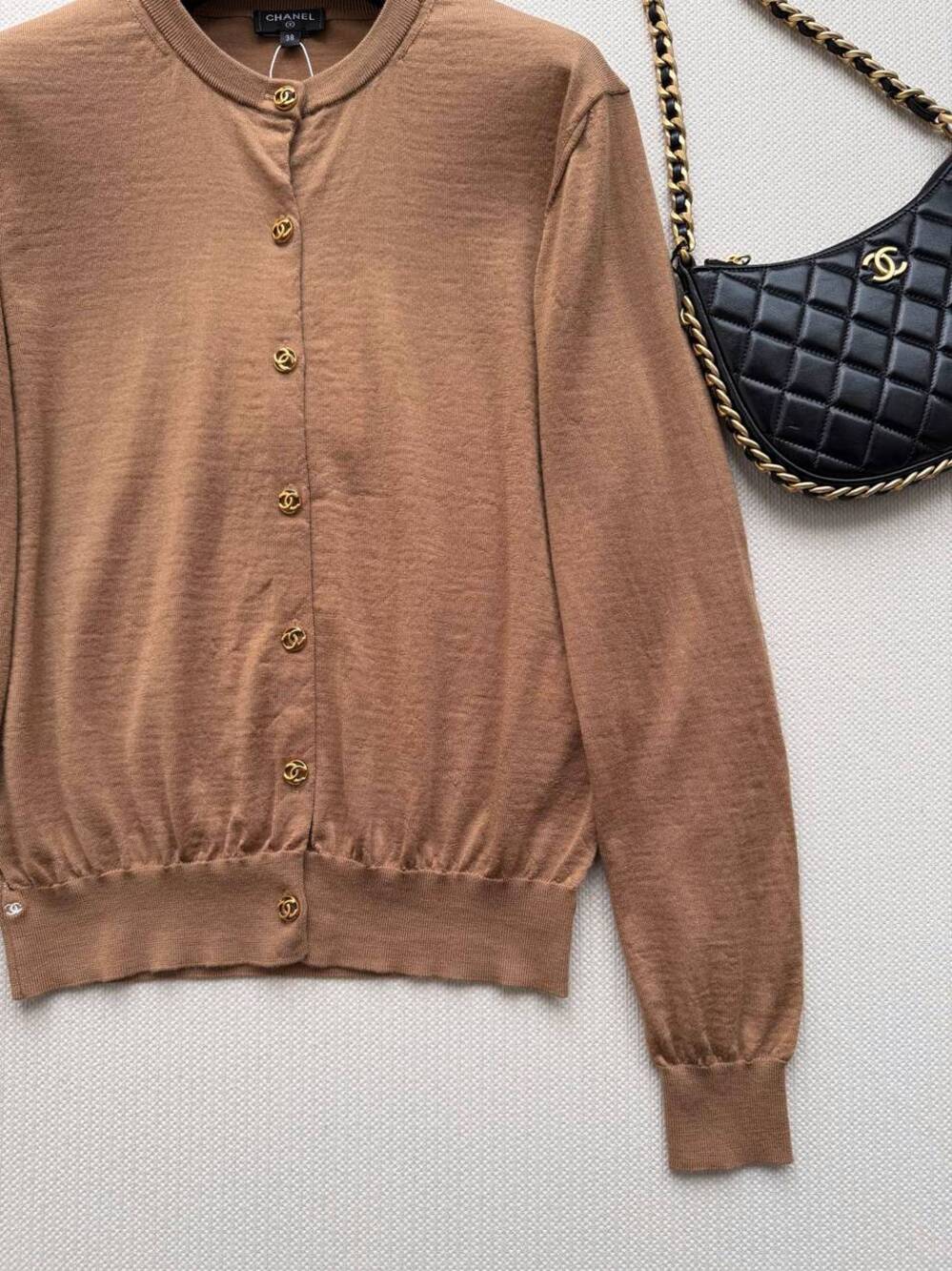 NWT CHANEL Wool Cardigan Gold Interlocking CC Buttons - Picture 6 of 9